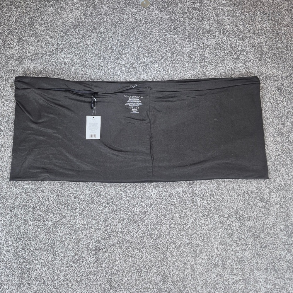 NWT Beyond‎ Yoga Pocket Infinity Scarf Hidden Zipper Pocket Travel Black
